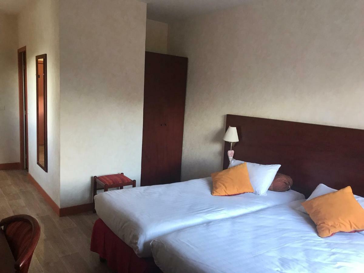 Au Feu De Bois Otel Amou Dış mekan fotoğraf